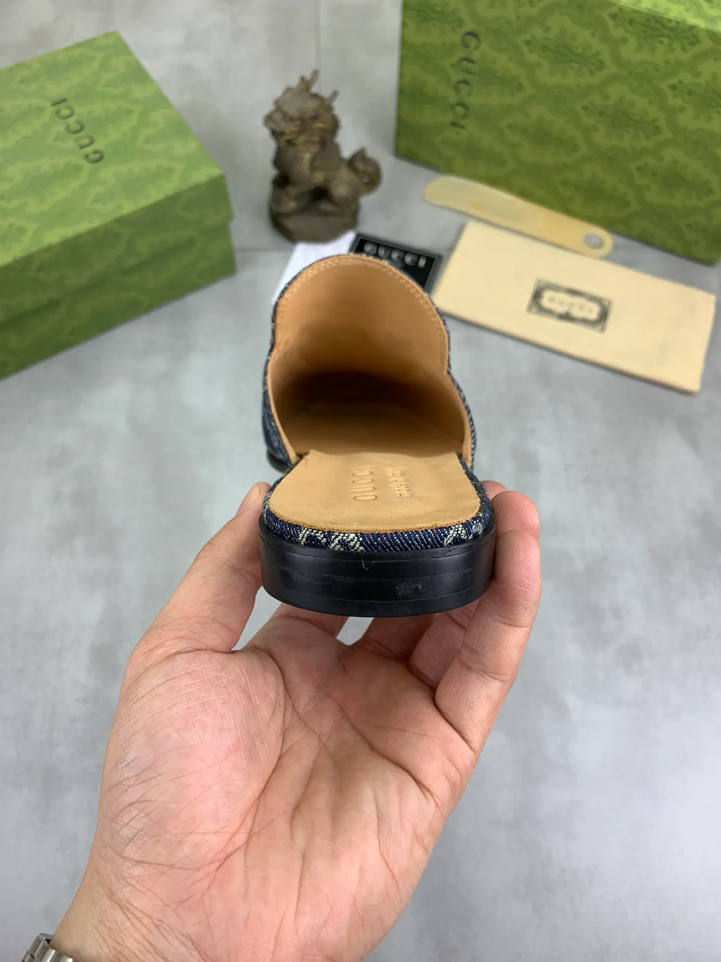 Men's Men's Shoes💰P480💰【New Style】Water-dyed Niuli High Quality Gucci half-drag business leather shoes hot selection (Gucci) official website latest Gucci half-drag 🎁 business leather shoes, hot style 💥 simple and elegant style, exclusive for trendy men. Unique official website latest brand original double G embossing Elements 👑 Original Gucci decoration, fashionable and elegant, fabric original calfskin ✅ Fully imported first-layer cowhide lining, official website designated wear-resistant, rubber business outsole, classic model taken at the counter in real life 🎬Number: 38-44 (45 46 customized) 2⃣️colors available